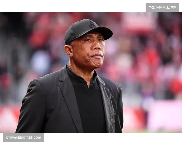 孔布瓦雷更衣室管理风格受关注，巴黎FC球员心理状态改善明显